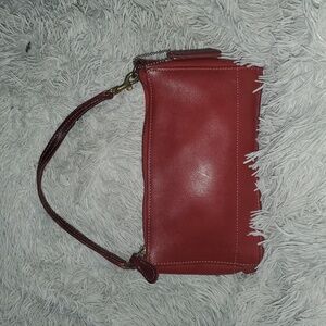 🎈✨️Elegant Red Med Leather Handbag. 👝